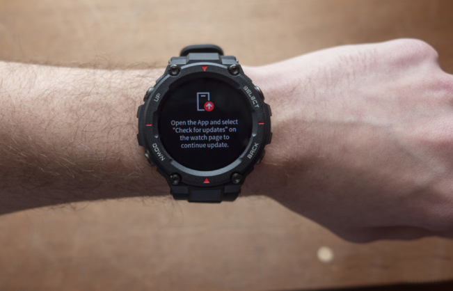 huami-amazfit-t-rex-smartwatch-open-the-app-and-select-check-for-updates-display-message-on-wrist-1340x754.png