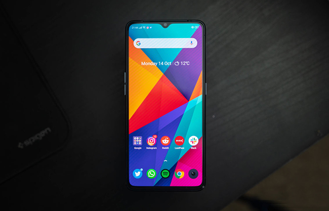Realme-X2-Pro-front-display-view-of-home-screen-top-down-1340x754.jpg
