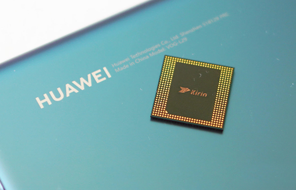 Kirin-990-chipset-with-Huawei-logo-on-phone-1340x754.jpg