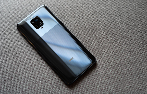 Poco-M2-Pro-split-back-panel.jpg