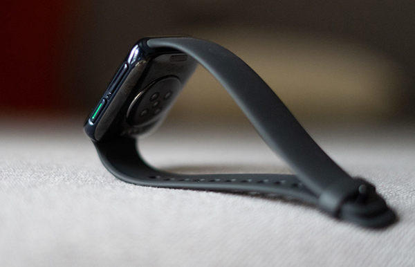 Oppo-Watch-with-side-buttons-1340x754.jpg