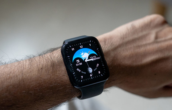 Oppo-Watch-on-wrist-1340x754.jpg
