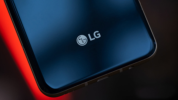 LG-V60-logo-and-camera-macro-2-1340x754.jpg