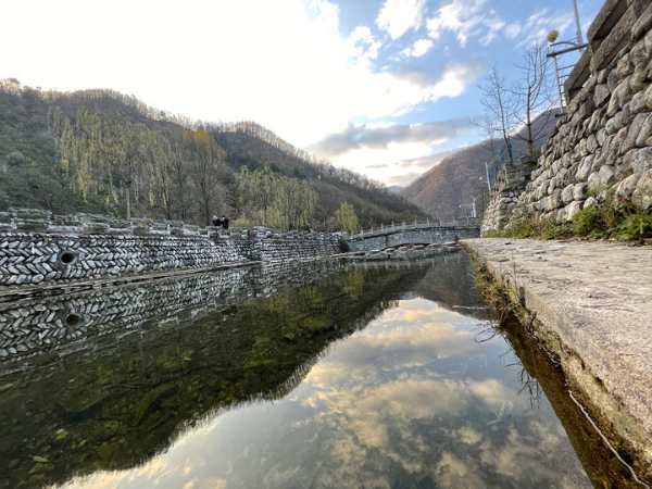 ▲关闭 HDR，使⽤ iPhone 12 Pro Max ⼴角摄像头拍摄