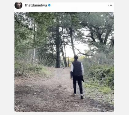 吴彦祖用弓箭射穿iPhone还能开机
